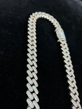 Load image into Gallery viewer, 18mm Cuban Link Lower Mid Diamond
